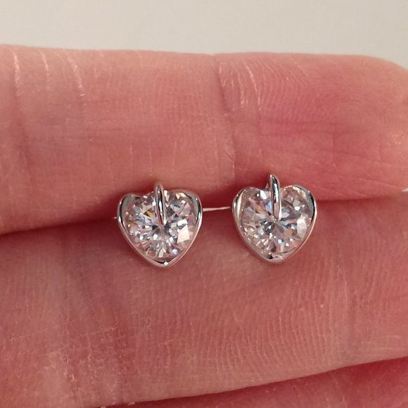 925 Silver Gorgeous Heart White Diamond Zircon Stud Earrings Party Gift - Picture 5 of 6